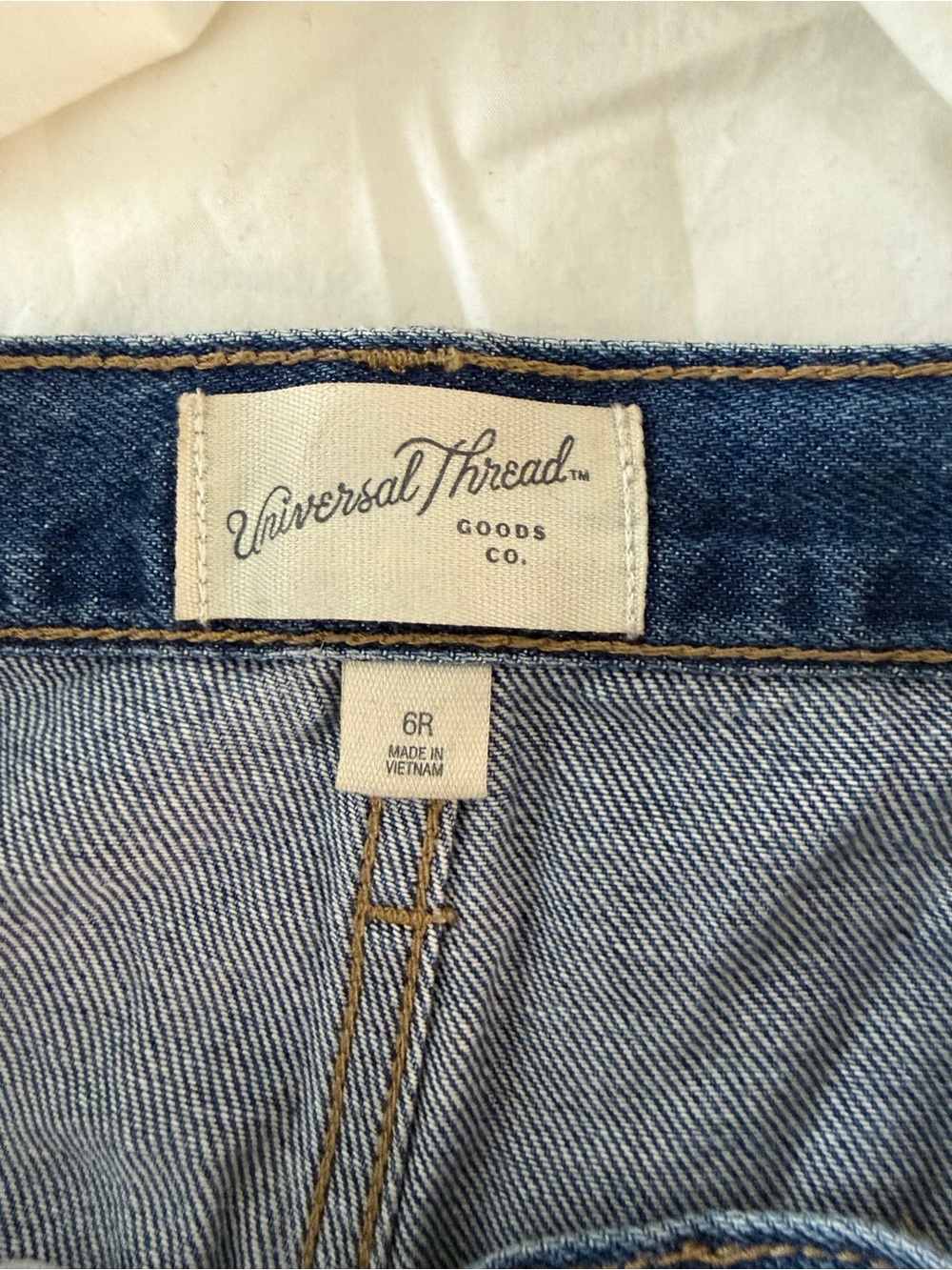 Women’s Wide-Leg Cargo Jeans in Blue - Picture 3 of 4